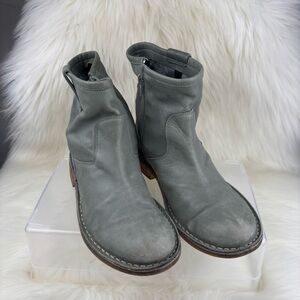 Vero Cuoio Ankle Booties Leather Sole Shoes
Size 39 Woman